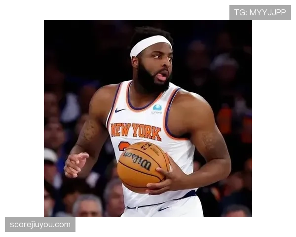米切尔·罗宾逊挡拆中制造错位提升防守效率明显优于同期内线 米切尔·罗宾逊挡拆中制造错位提升防守效率明显优于同期内线